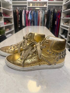 ALESSANDRO DELL' ACQUA STUDDED HI- TOP SNEAKERS
SIZE 6